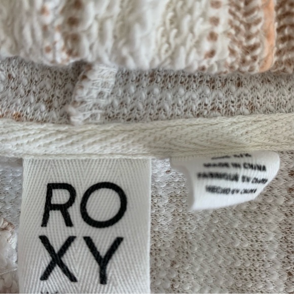 Roxy Striped Cropped Hooded Poncho Sweater Beige Cream Beachy Boho Size Small - Picture 7 of 12